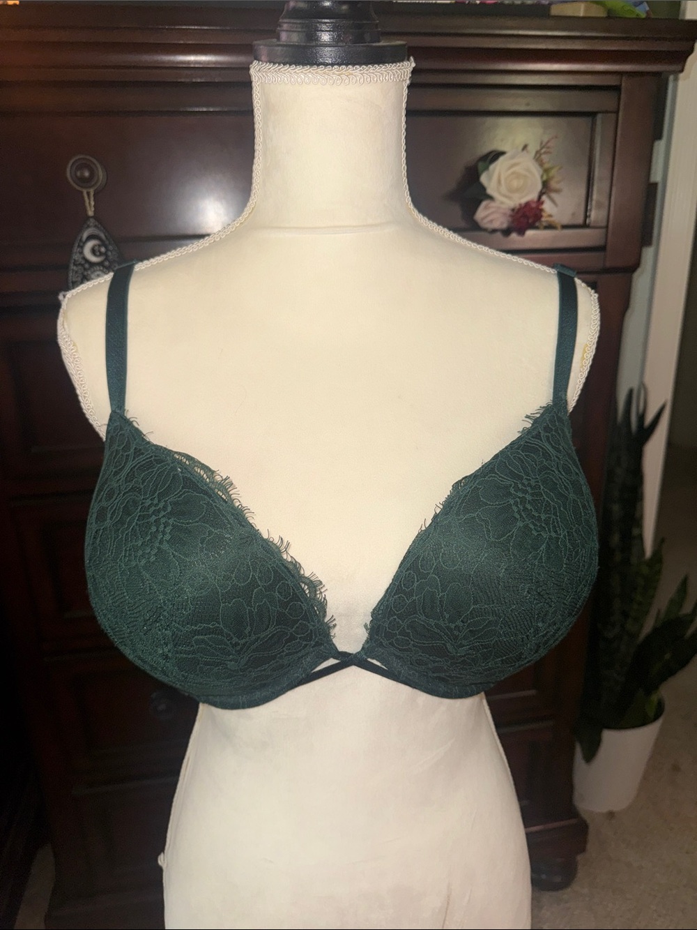 Victoria’s Secret Lace Push-Up Bra in Deep Green